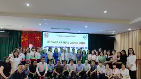 Hiệp hội Kế toán và Kiểm toán Việt Nam (VAA) phối hợp cùng Trường Quản trị kinh doanh – Vinacomin (Tập đoàn Công nghiệp Than – Khoáng sản Việt Nam) tổ chức lễ bế giảng lớp bồi dưỡng nghiệp vụ Kiểm soát nội bộ
