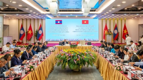 Việt Nam và Lào chia sẻ kinh nghiệm về xây dựng và triển khai chính sách phát triển KT-XH