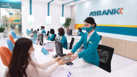 Tin ngân hàng ngày 29/4: ABBank sẽ không ép khách hàng mua bảo hiểm