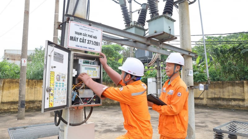PC Hưng Yên không ngừng nỗ lực đảm bảo cung cấp điện an toàn, linh hoạt phục vụ phát triển kinh tế - xã hội tỉnh