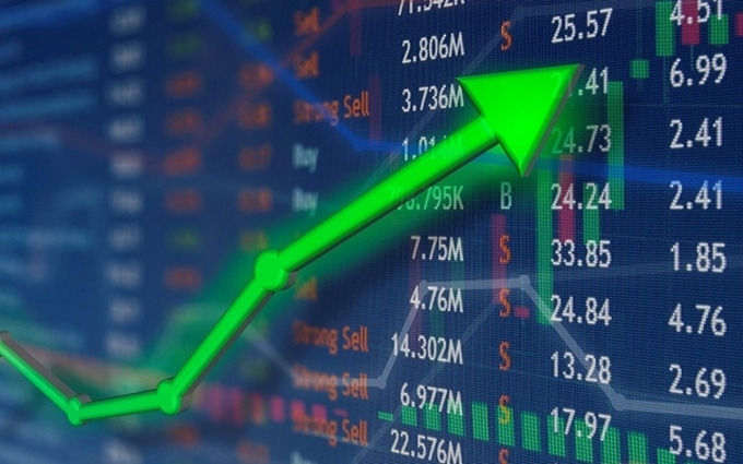 Thị trường chứng khoán ngày 7/7: VCB rực sáng, VN Index áp sát mốc 1.140 điểm